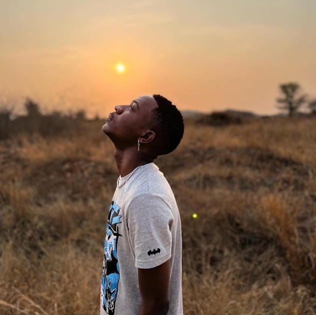 Tennaz – Olhos de Gato (feat. Rookie Uno & Eric Rodrigues) 10 Tennaz – Olhos de Gato (feat. Rookie Uno & Eric Rodrigues)