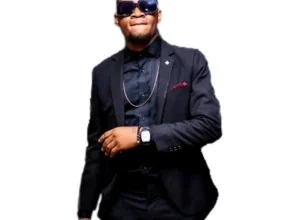 Kally Mambo – Fico Fio