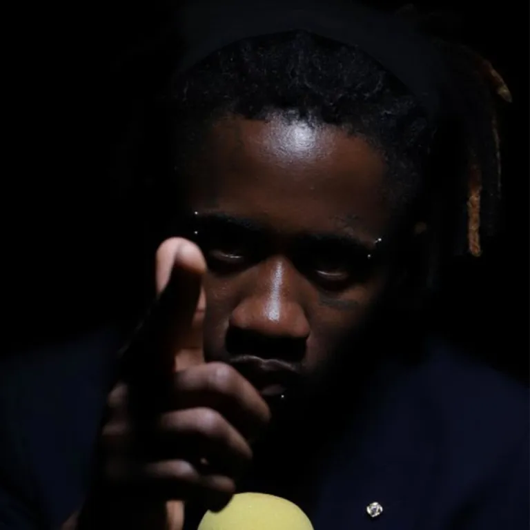 12 Furos - O País Tá Em Depressão (Rap) 2024